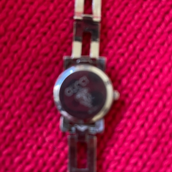 AUTHENTIC  RARE GUCCI changing face mood to green/blue, violet colors  watch🔥🔥 - Picture 5 of 10